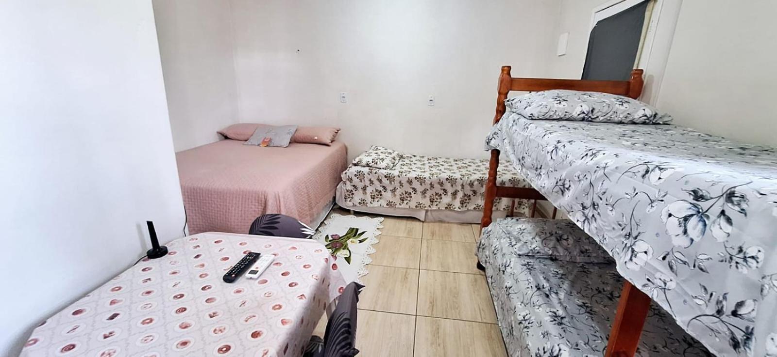 Kitnet S1 Em Torres-Rs - Na Mais Bela Praia Gaucha - Cozinha - Banheiro - Ar Condicionado - Tv E Wi-Fi - Estacionamento - Anfitria Superhost No Bnb מראה חיצוני תמונה